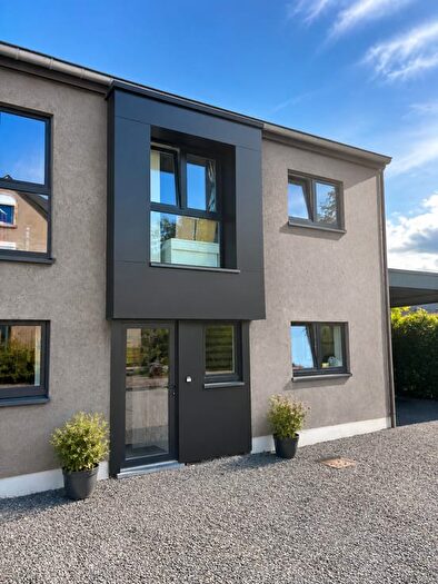 Rue Du Baron, Rouvroy : Maison 8 pièces à vendre