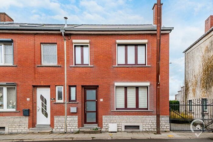 Rue Henri de Rohan Chabot, Florennes : Maison 4 pièces à vendre
