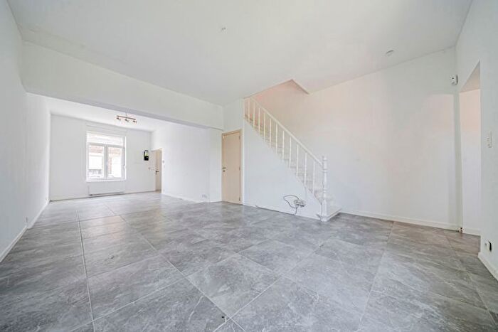 Rue Des Gaux, Gilly : Maison 15 pièces à vendre