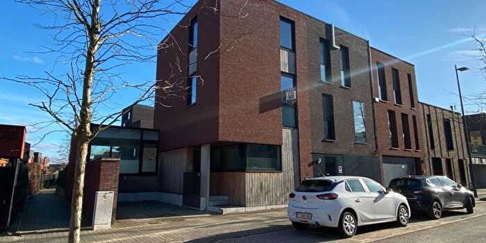 Maison 3 pièces à SintServaasstraat, Hasselt, à louer