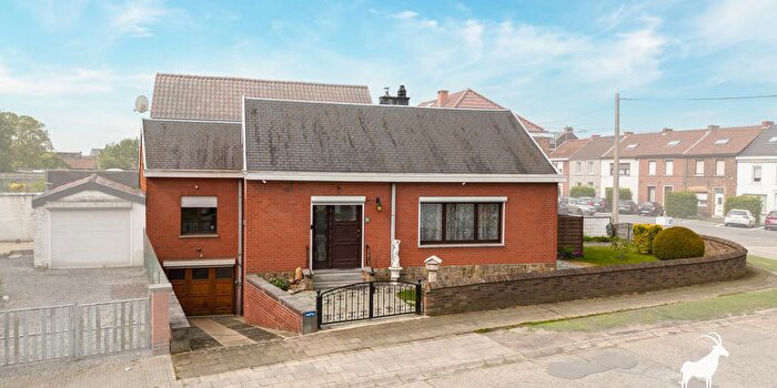 Maison 2 pièces à FaytlezManage, Henegouwen, à vendre
