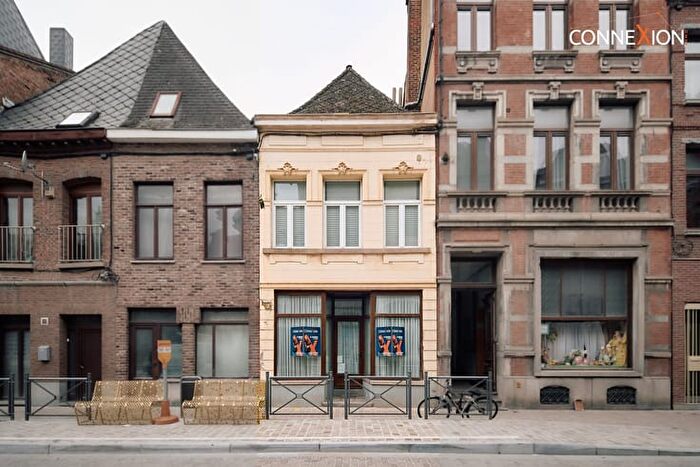 Maison 2 pièces à Rue de Bertaimont, MONS, à vendre