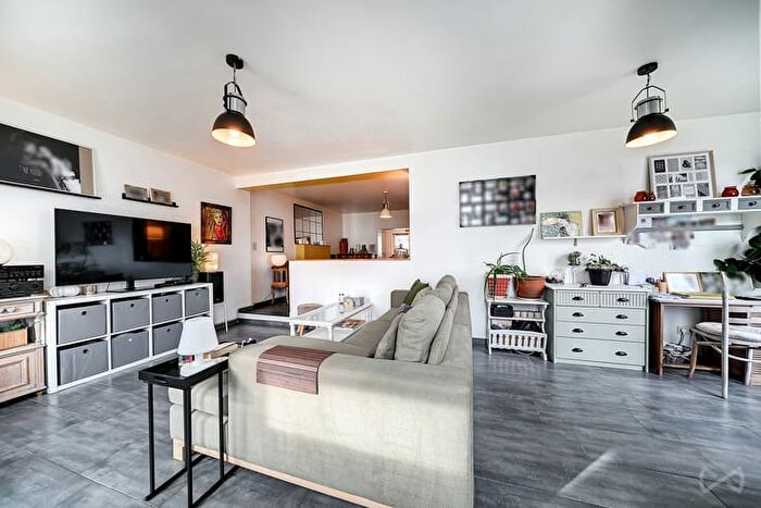 Rue carajoly, Fleurus Wanfercéebaulet - Maison 11 pièces à vendre