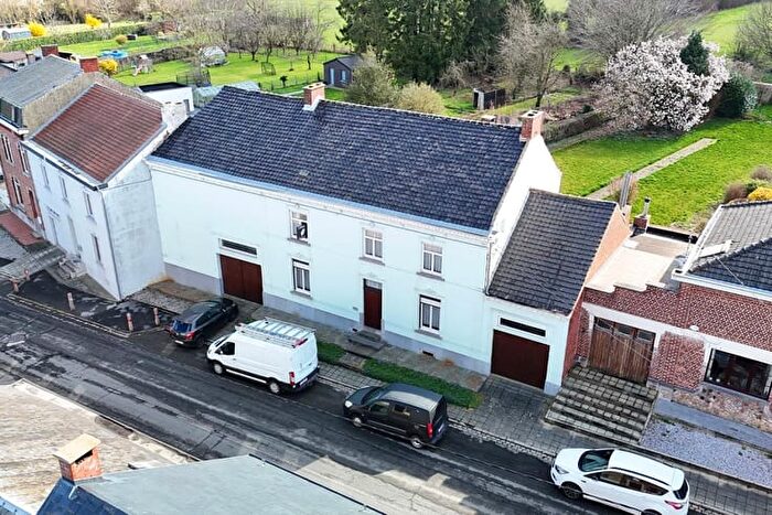 Maison 4 pièces à vendre à Rue Jules Destrée, VELAINESURSAMBRE