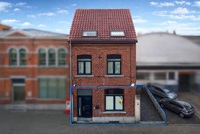 Rue Gustave Boël, La Louvière : Appartement 3 pièces à vendre