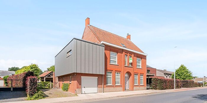 Maison 6 pièces à vendre à Zwevezeelsestraat, Koolskamp