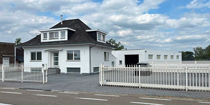Maison 4 pièces à Rijksweg, DilsenStokkem, à vendre