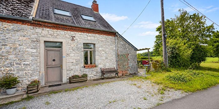 Rue du Commerce, Rance : Maison 1 pièce à vendre