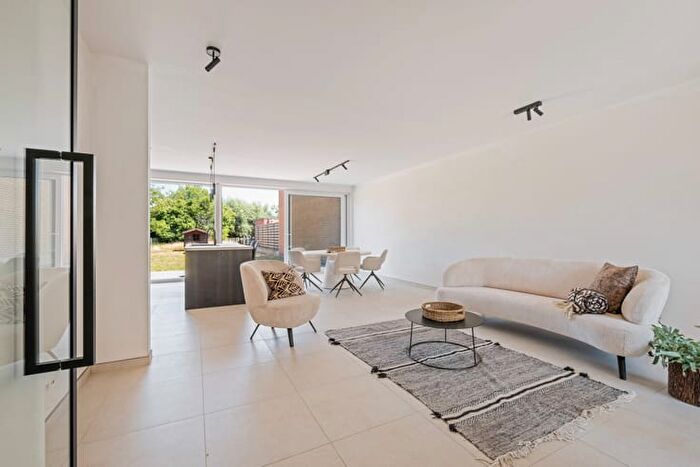 Maison 11 pièces à vendre à Merelstraat, a