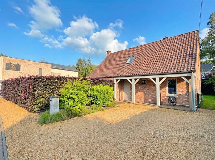 Maison 4 pièces à Avenue Georges Speeckaert, VillerslaVille, à vendre