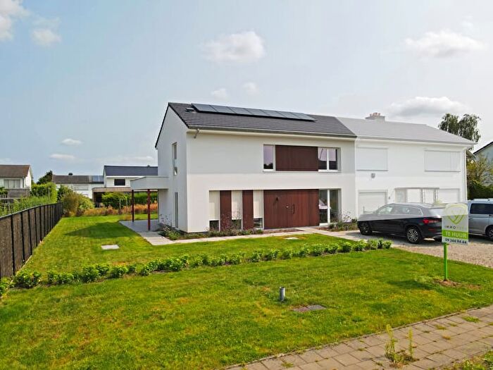 Sparrebosstraat, Eeklo : Maison 14 pièces à louer