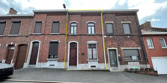 Rue Longue Bourse, MontigniessurSambre : Maison 2 pièces à vendre