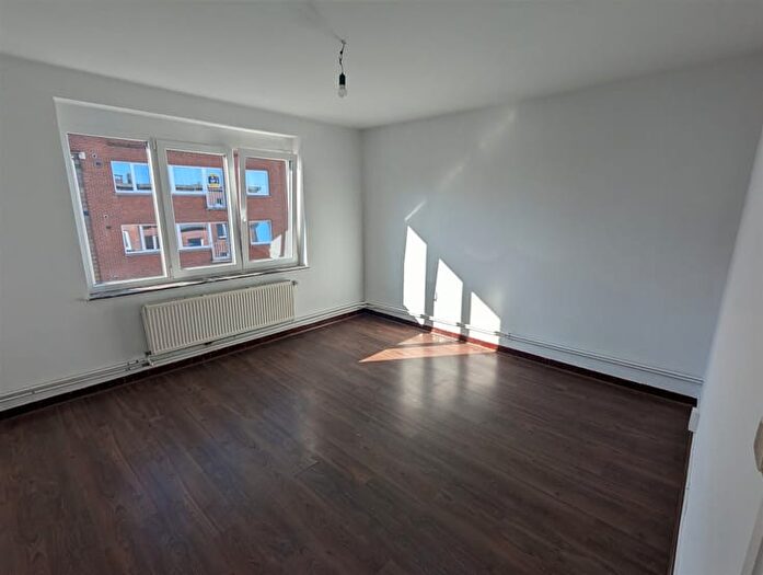 Pays de Liège, MONTIGNIESSURSAMBRE : Appartement 2 pièces à louer