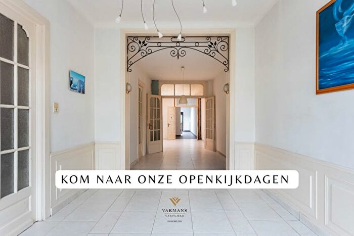 Maison 13 pièces à vendre à Viermaartlaan, Ronse