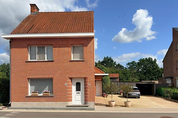 Maison 4 pièces à vendre à Monseigneur Raeymaekersstraat, HULSHOUT