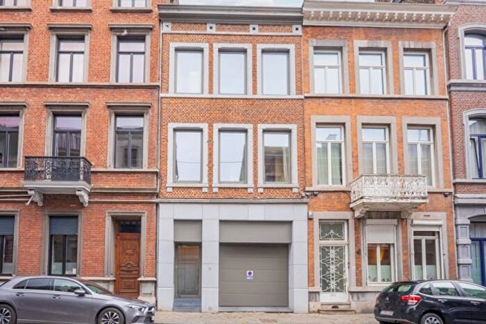 Rue du Jardin Botanique, Liège : Maison 5 pièces à vendre