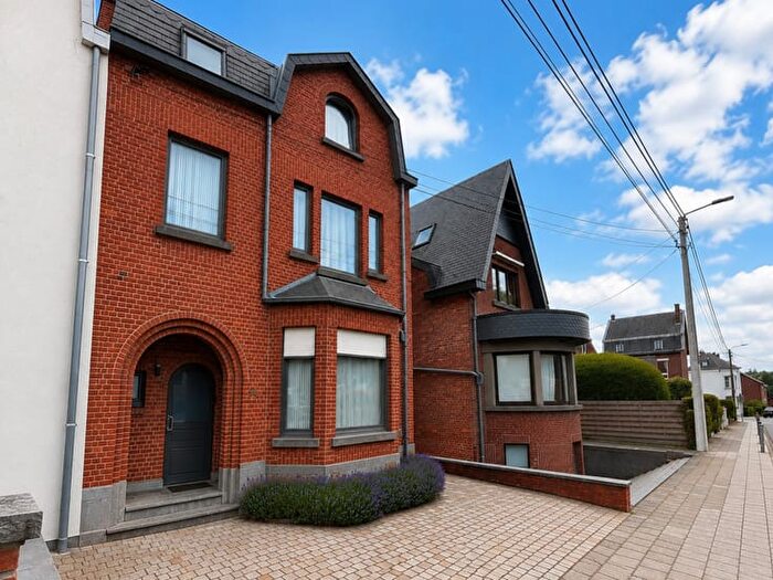Maison 16 pièces à vendre à Rue Entréejacques, Gembloux