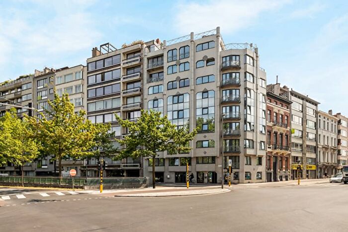 Appartement 13 pièces à louer à Van Eycklei, Antwerpen