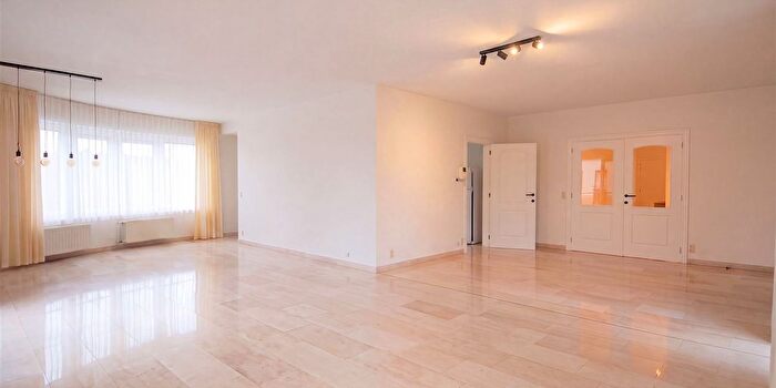Stationsstraat, Maaseik : Appartement 2 pièces à vendre