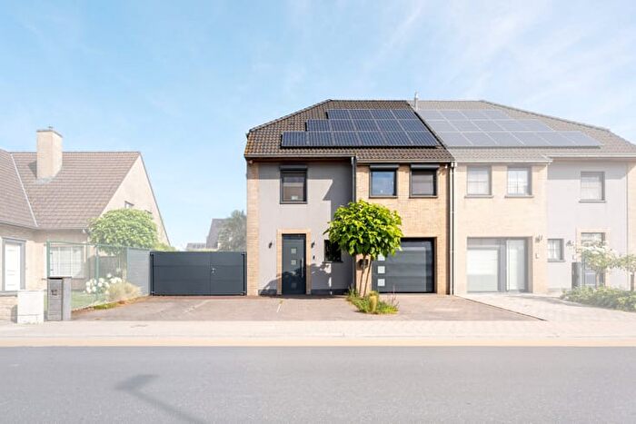 Maison 12 pièces à vendre - Stationstraat, Wielsbeke