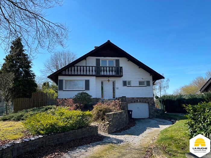 Maison 6 pièces à Rue De Philippeville, Nalinnes, à vendre