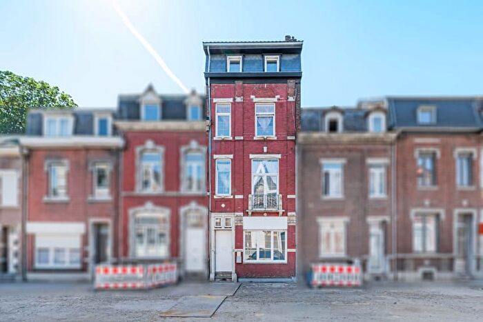 Maison 18 pièces à vendre à Rue de Visé, Liège