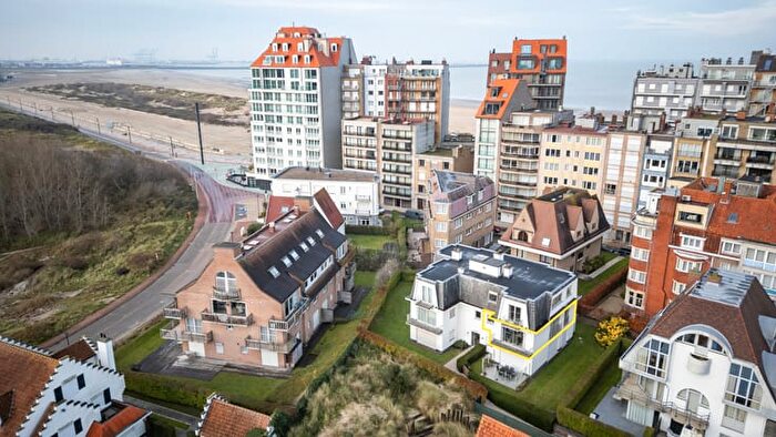 Appartement 11 pièces à vendre à Zeegrasstraat, Duinbergen