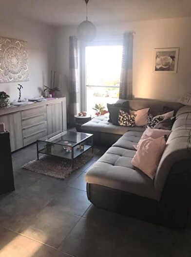 Appartement 3 pièces à Place Molitor D, HermallesousArgenteau, à louer