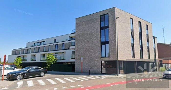 Bilzersteenweg, Tongeren : Appartement 9 pièces à louer