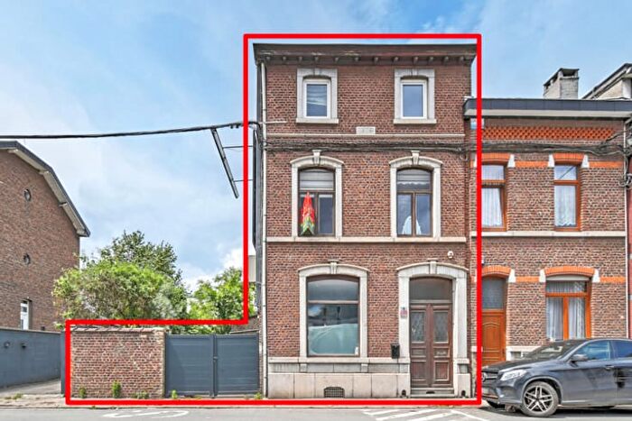 Rue du Crucifix, Herstal : Maison 6 pièces à vendre
