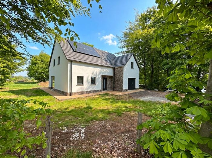 Maison 4 pièces à Malmedyer weg, AMEL, à vendre