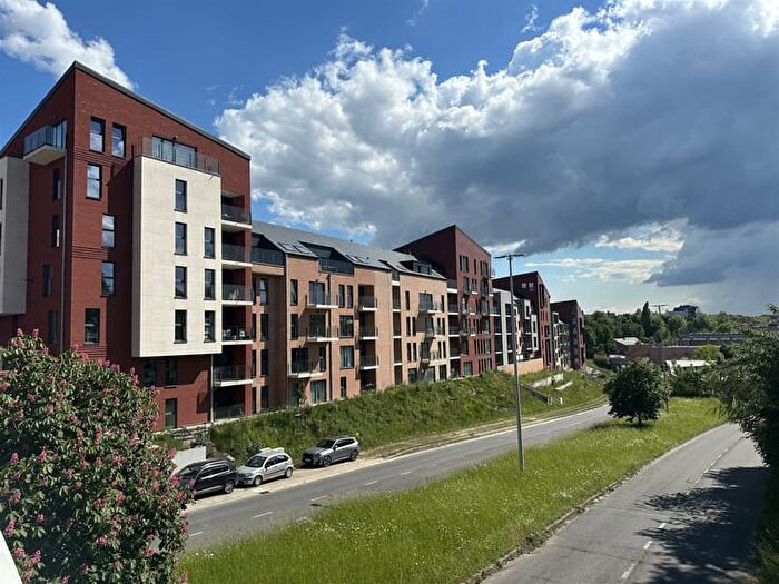 Courbevoie, LOUVAINLANEUVE - Appartement à louer