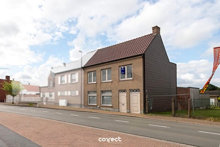 Maison 4 pièces à Eernegemsestraat, AARTRIJKE, à vendre