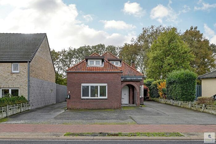 Maison 4 pièces à Jeugdlaan, HeusdenZolder, à vendre