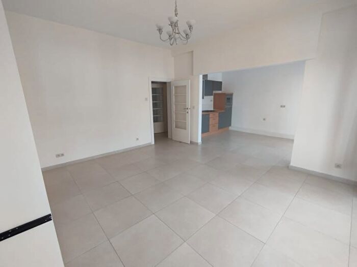 Appartement 5 pièces à louer à Boulevard Gustave Roullier, Charleroi
