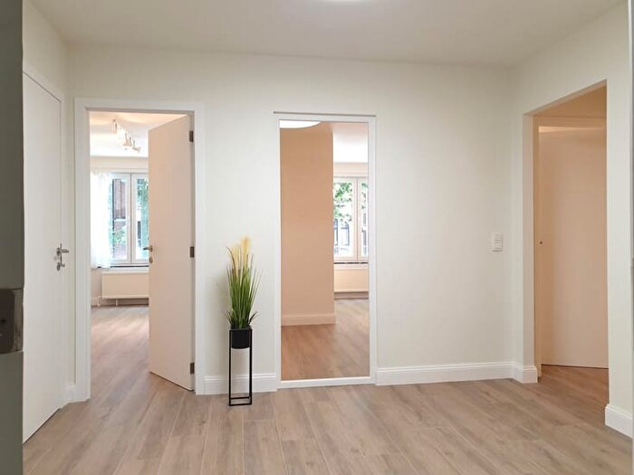 Boulevard Paul Janson, Charleroi : Appartement 3 pièces à louer