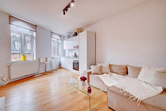 Rue de Berghes, Liège : Appartement 1 pièce à vendre