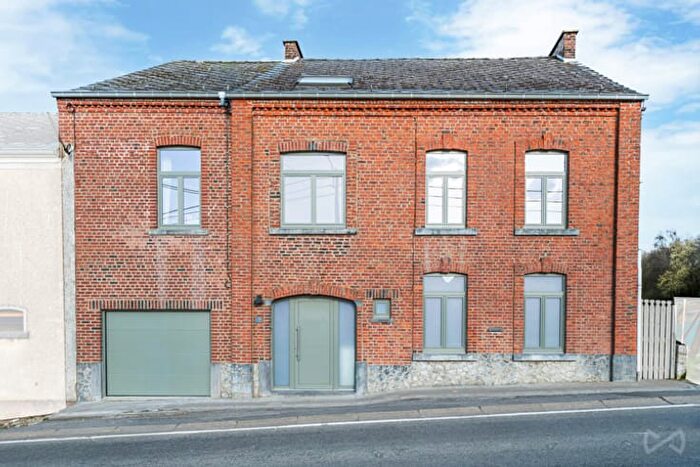 Rue de la station, Morialmé : Maison 19 pièces à vendre