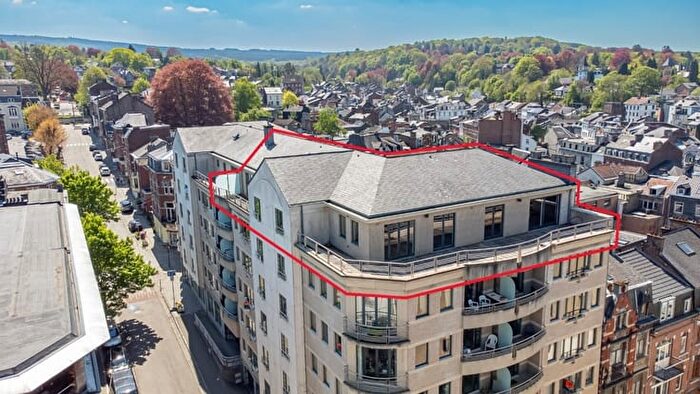 Appartement 5 pièces à louer à Rue Léopold, SPA