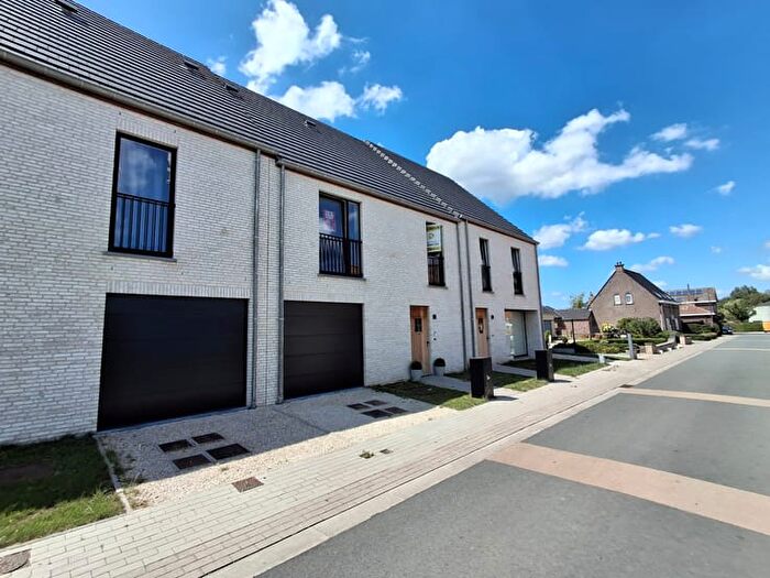 Beentjesstraat A, Poesele : Maison 1 pièce à louer