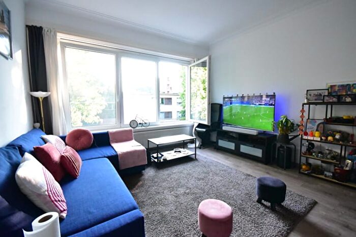 SintTheresiastraat, Berchem : Appartement à louer