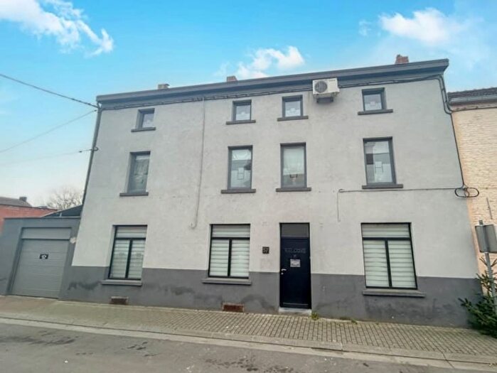 Maison 8 pièces à vendre - Rue Jules Destrée, Trazegnies