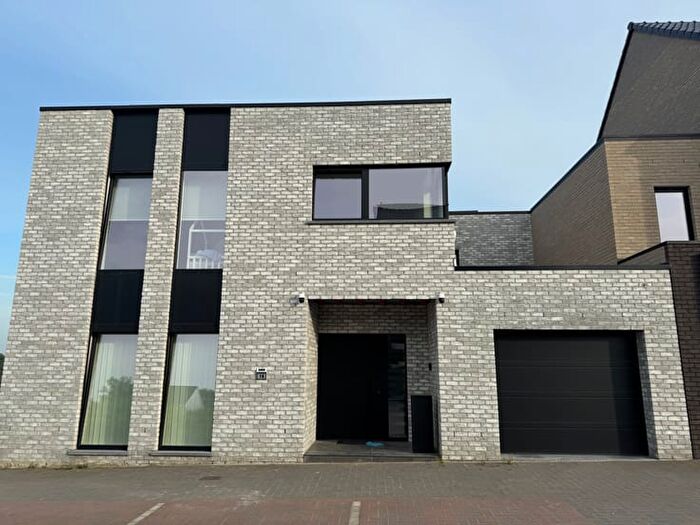 Maison 3 pièces à Rue Des Hiercheuses, Courcelles, à vendre