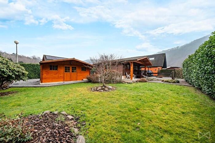 Maison 7 pièces à vendre à Allée des Barbeaux, Sougnéremouchamps