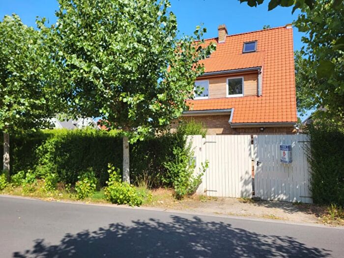Maison 10 pièces à louer à Hugo Verriestlaan, Oostduinkerke