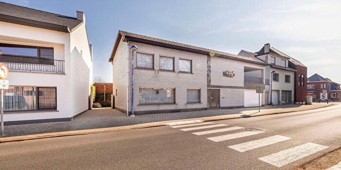 J Verlooyplein, Houtvenne : Maison 5 pièces à vendre