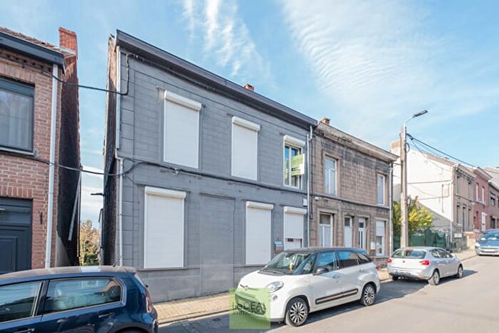 Rue des Aiselies, Charleroi Roux : Maison 3 pièces à vendre
