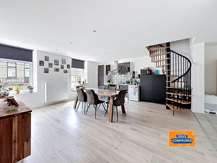 Rue Albert er, A : Appartement 3 pièces à vendre