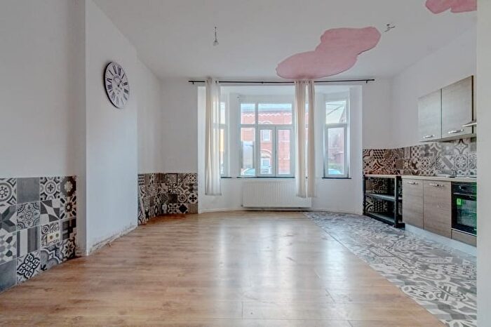 Appartement 9 pièces à Rue De Tamines, Fleurus, à vendre