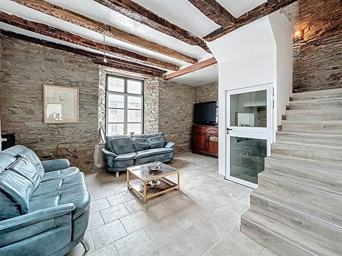 Rue Baron Coppée, A : Maison 2 pièces à vendre